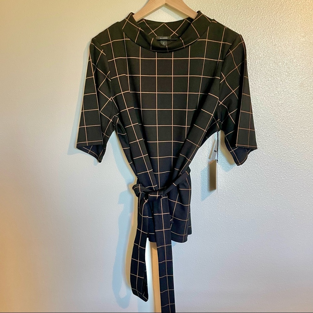 Windowpane Halogen tie at the waste work top